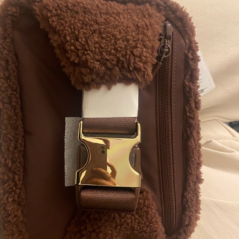 ๐NEW๐ Lululemon Brown Textured Fleece Bag with Zipper - Picture 6 of 7